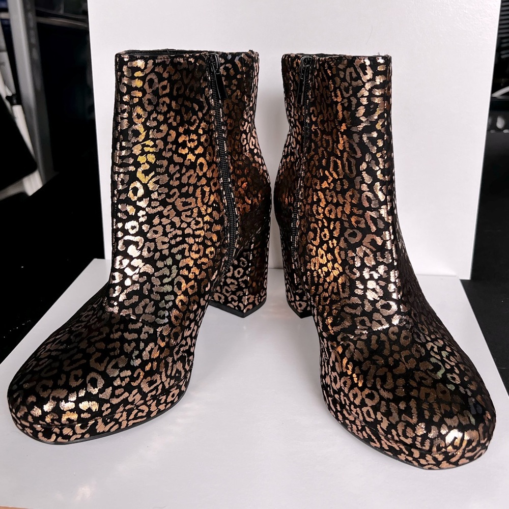 TORRID Block Heeled Bootie Metallic Leopard Print… - image 3